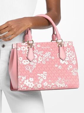 MICHAEL KORS Marilyn Md Printed Signature Logo Satchel Crossbody 
Carnation
NWT